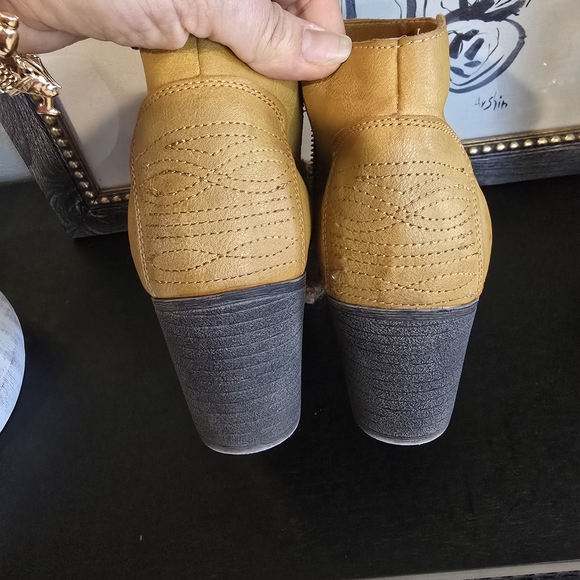 Billabong Women's Sea You There Ankle Booties 8.5 - Picture 7 of 7